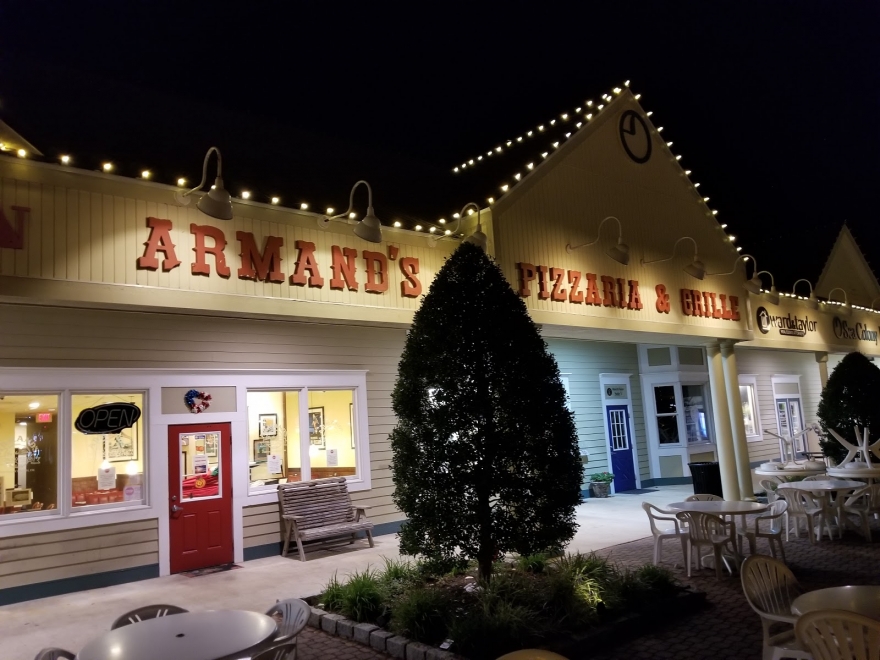 Armand's Pizza By The Sea