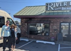 River Lights Cafe