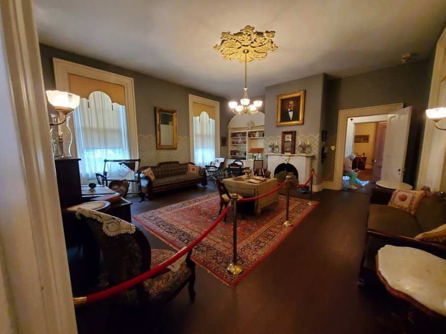 Ross Mansion